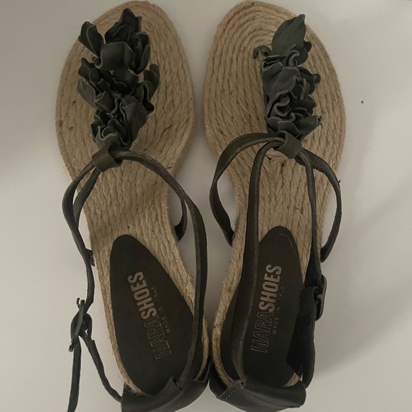 Nara Paola Land Asfalto Black Flower Woven Sandal Women’s 7.5M - Picture 4 of 8